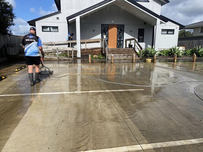 How to Pressure Wash Your Driveway Safely in Australia